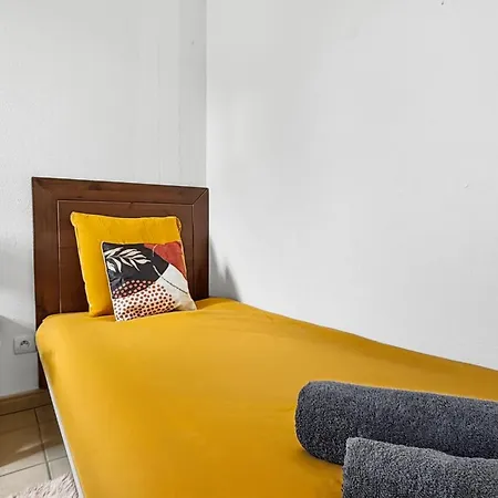 Avec Terrasse, Piscine & Ping-pong