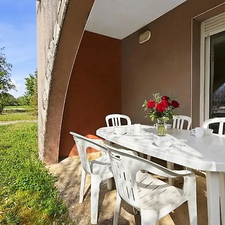 Avec Terrasse, Piscine & Ping-pong
