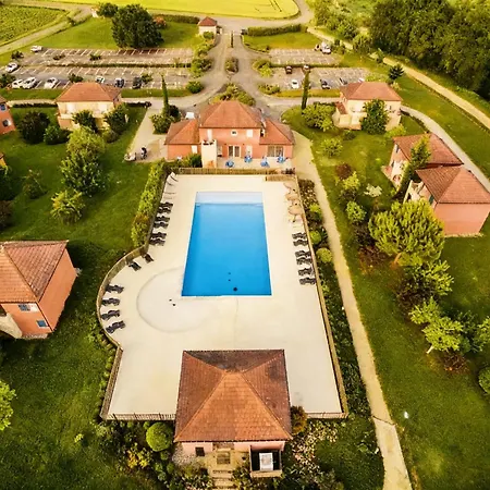 Avec Terrasse, Piscine & Ping-pong Apartment